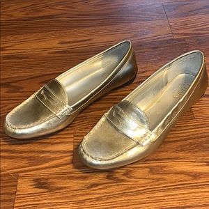 Flats/ Loafers